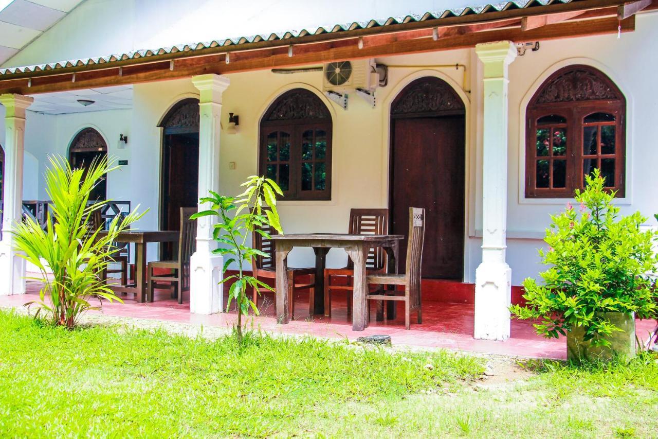 Lotus Villa Mirissa Esterno foto